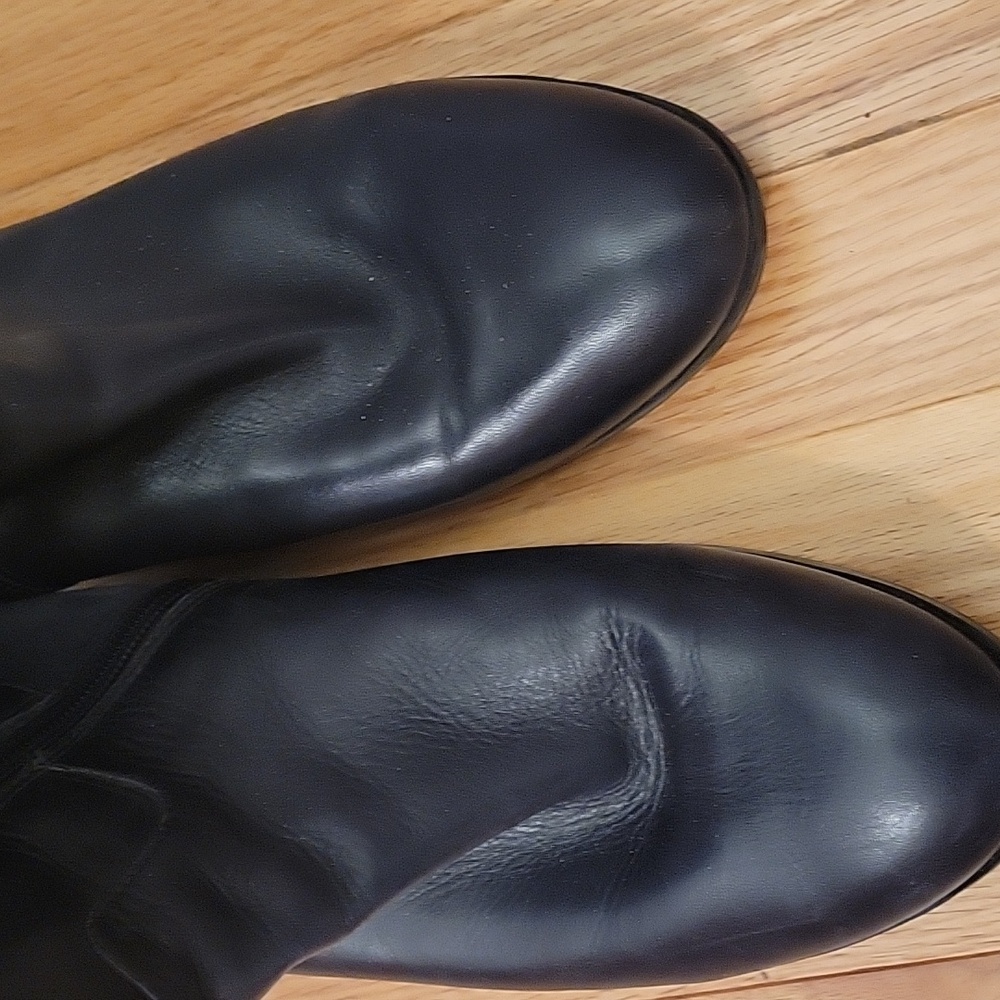 Boots - Picture 2 of 10